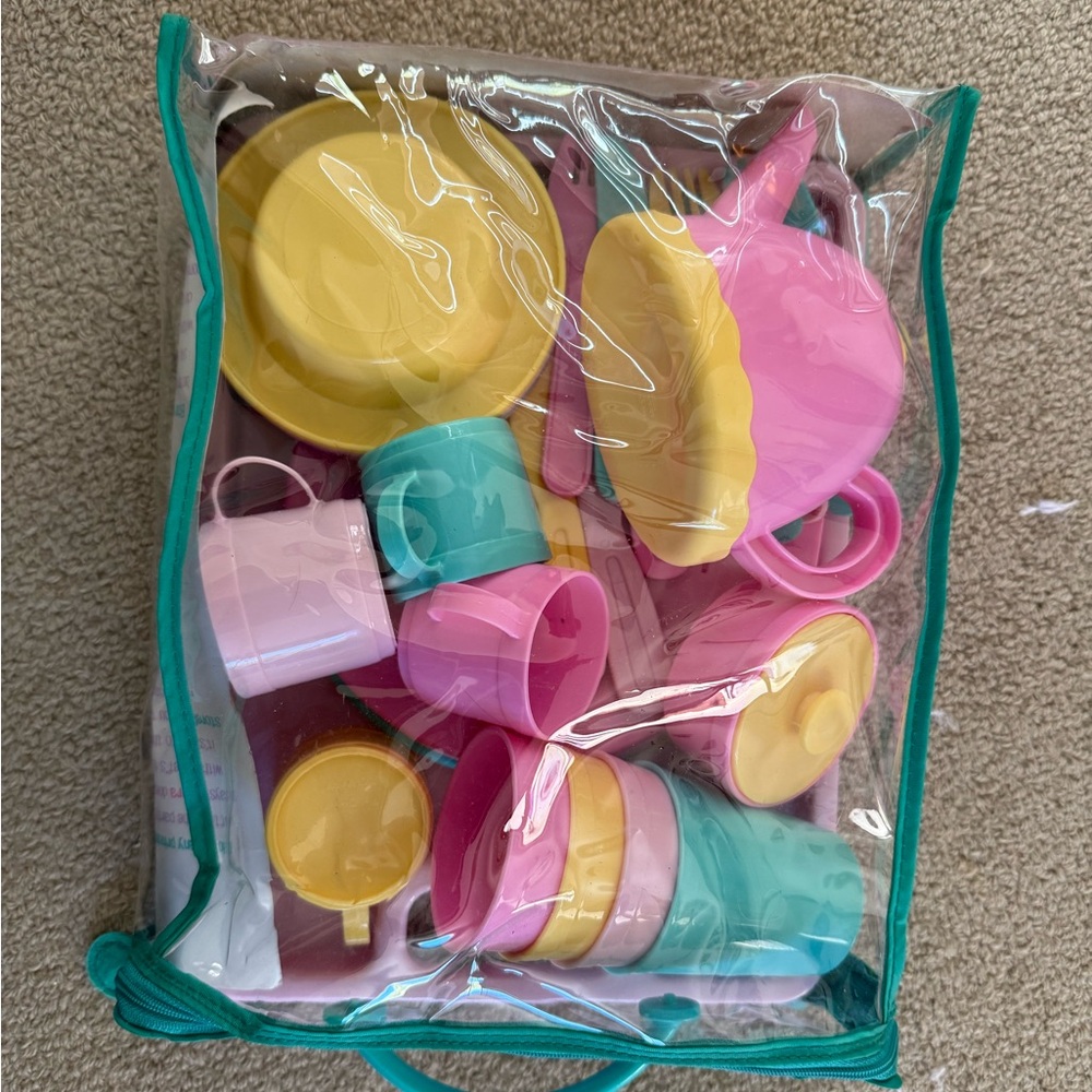 NIB Playcircle Dinnerware/ Tea Party Set for Kids